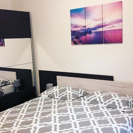 Apartment Nena Near The City Center With Free Parking Pula Eksteriør billede