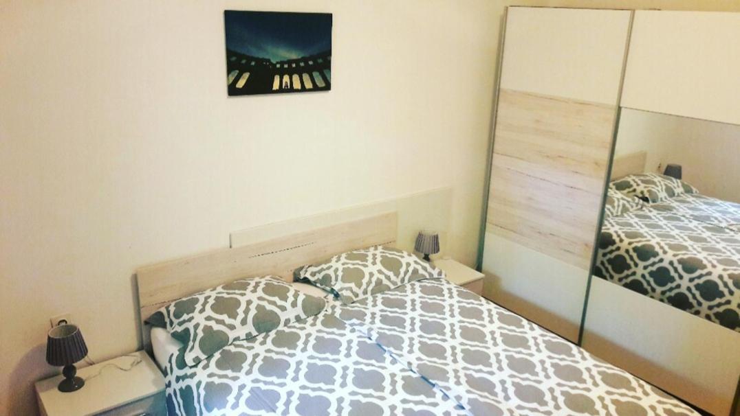 Apartment Nena Near The City Center With Free Parking Pula Eksteriør billede