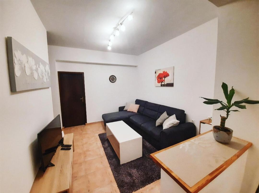 Apartment Nena Near The City Center With Free Parking Pula Eksteriør billede